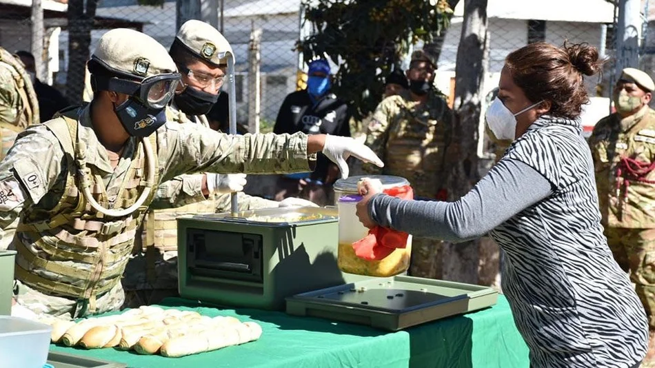 El Ejército repartió hoy 1.200 porciones de locro
