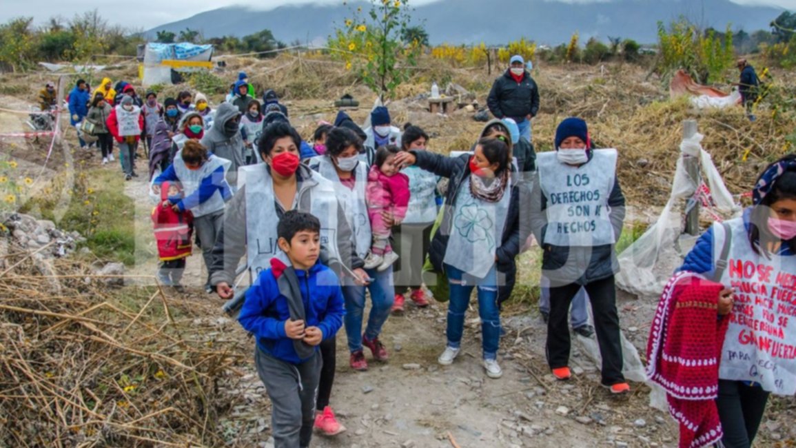 Dejaron el lugar las familias  asentadas en tierras privadas