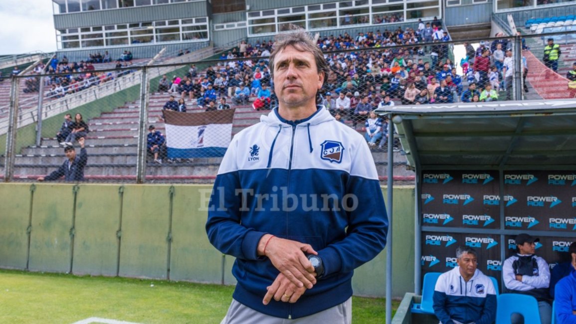 Ibarra, sobre los DT no recibidos: "Incurren en la usurpación de título" 