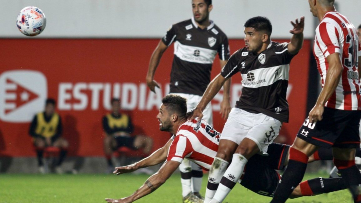 VIDEO. Estudiantes se zambulló a cuartos de final tras vencer a Platense