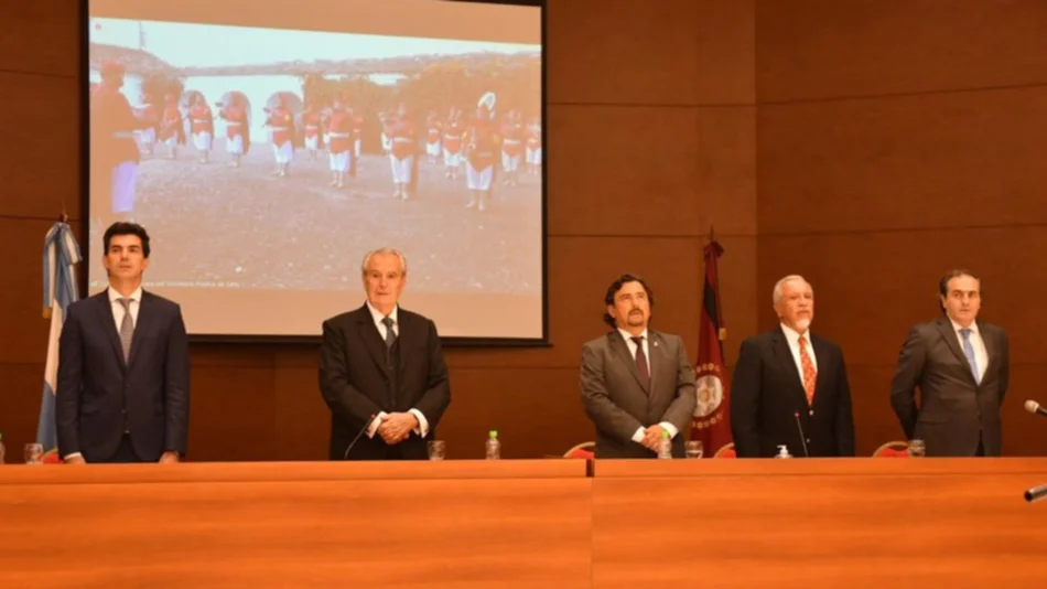 Exgobernadores y Sáenz, en un histórico encuentro por la Constitución