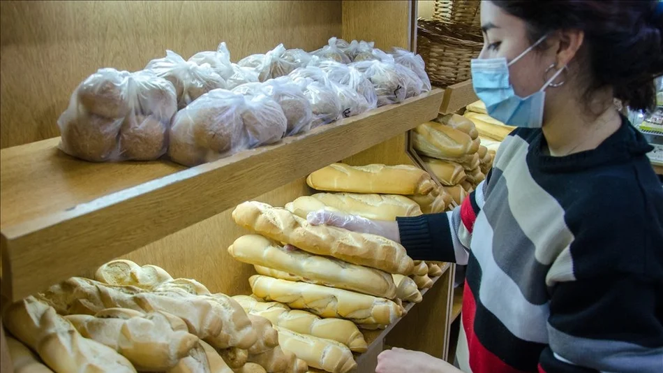 En los meses de mayor venta,  no descartan subir el pan 
