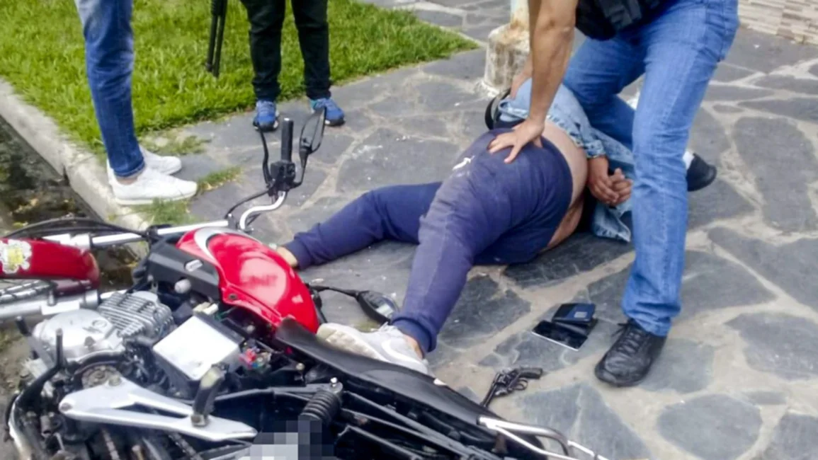 Atrapan y golpean  a un motochorro  en la vía pública	
