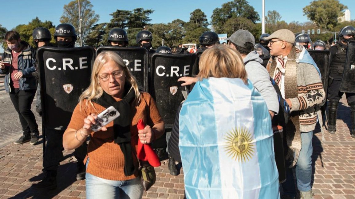 VIDEOS. Marcha contra las restricciones en el país: hubo incidentes y detenidos en Rosario