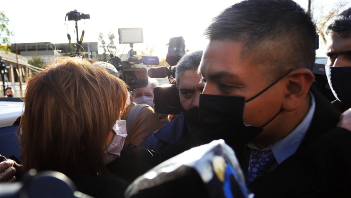 Bullrich se abrazó con Chocobar y sostuvo que la condena no reconoce el trabajo policial