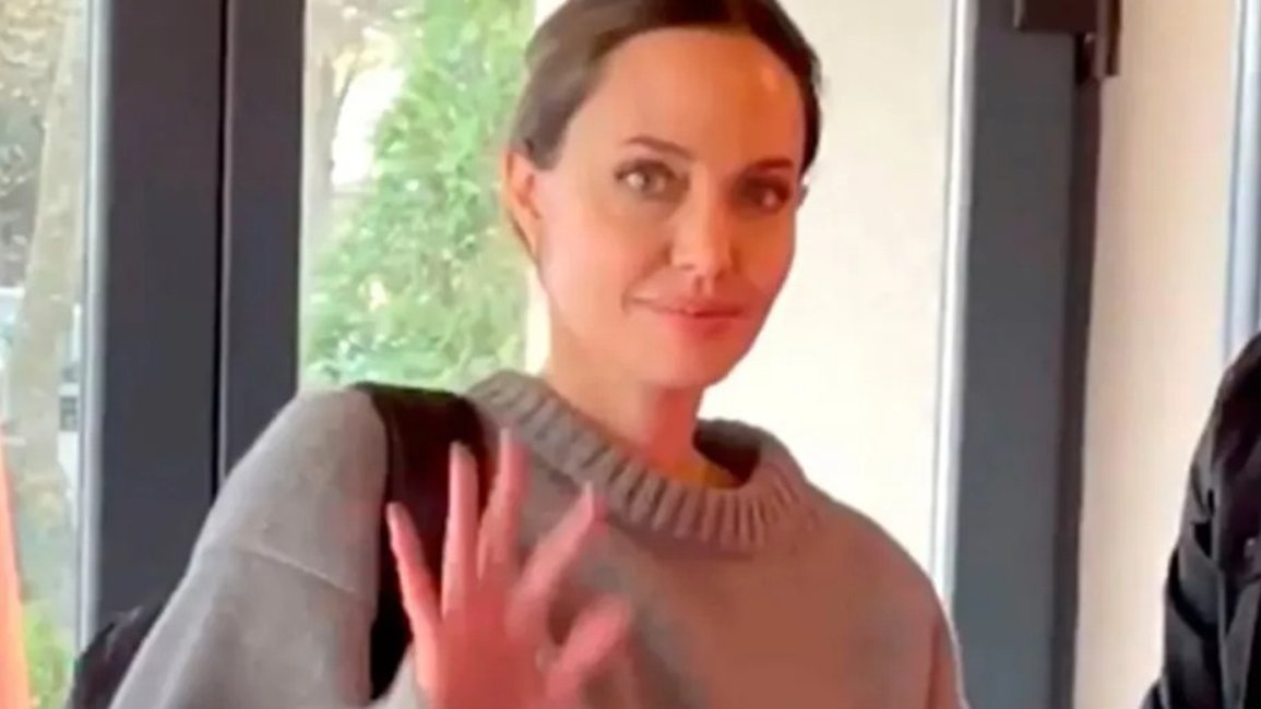 Angelina Jolie terminó su visita a Ucrania evacuada de urgencia por temor a un bombardeo