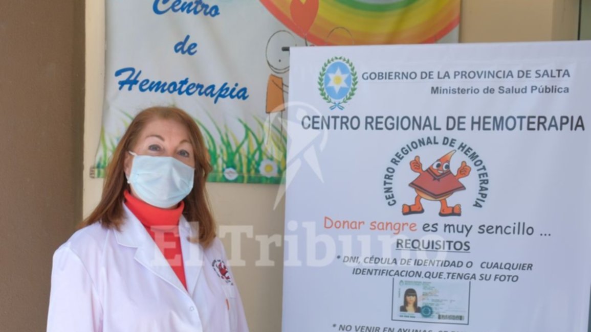 Abrazo por denuncias de maltrato en el Centro de Hemoterapia