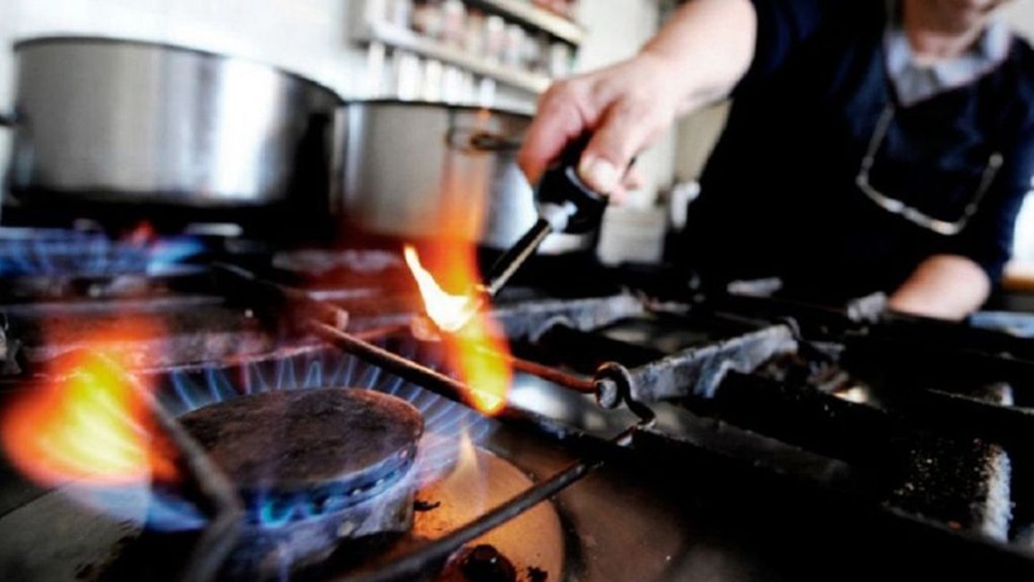 El Gobierno insiste con subir  20% las facturas del gas 