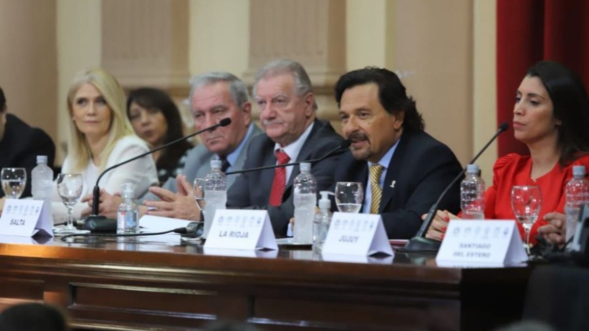 "No podemos continuar pagando el transporte y las tarifas más caras"