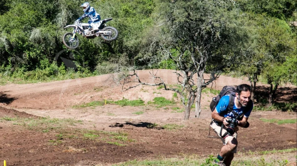 VIDEOS. Con un gran presente deportivo, los Benavides inauguraron Mantillo MX Park