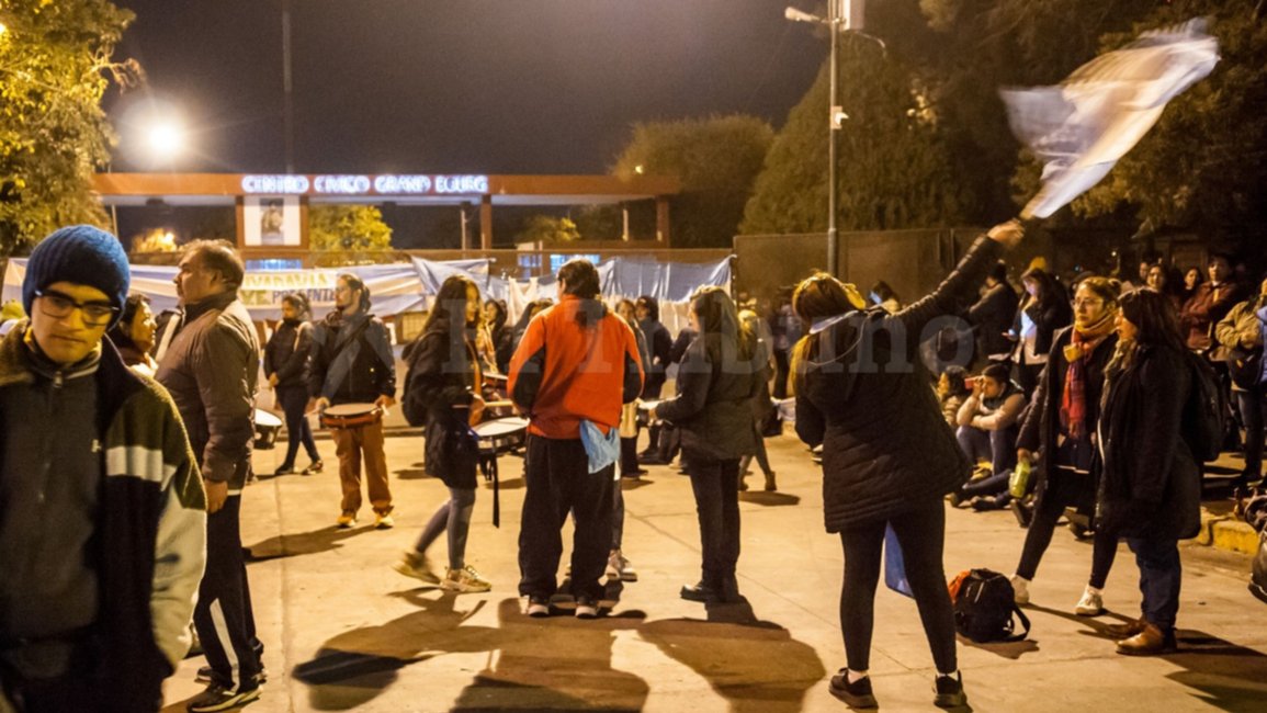 Continúa el paro docente y el Gobierno avanza con los descuentos