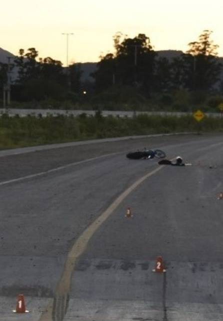 En inmediaciones del Bicentenario, un joven murió tras perder el control de su moto 