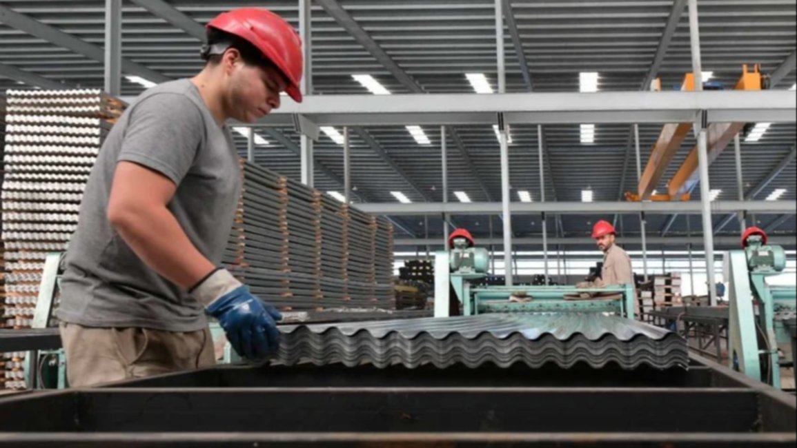 La recesión fue mayor a la esperada en el primer trimestre y genera dudas sobre qué pasará con el empleo