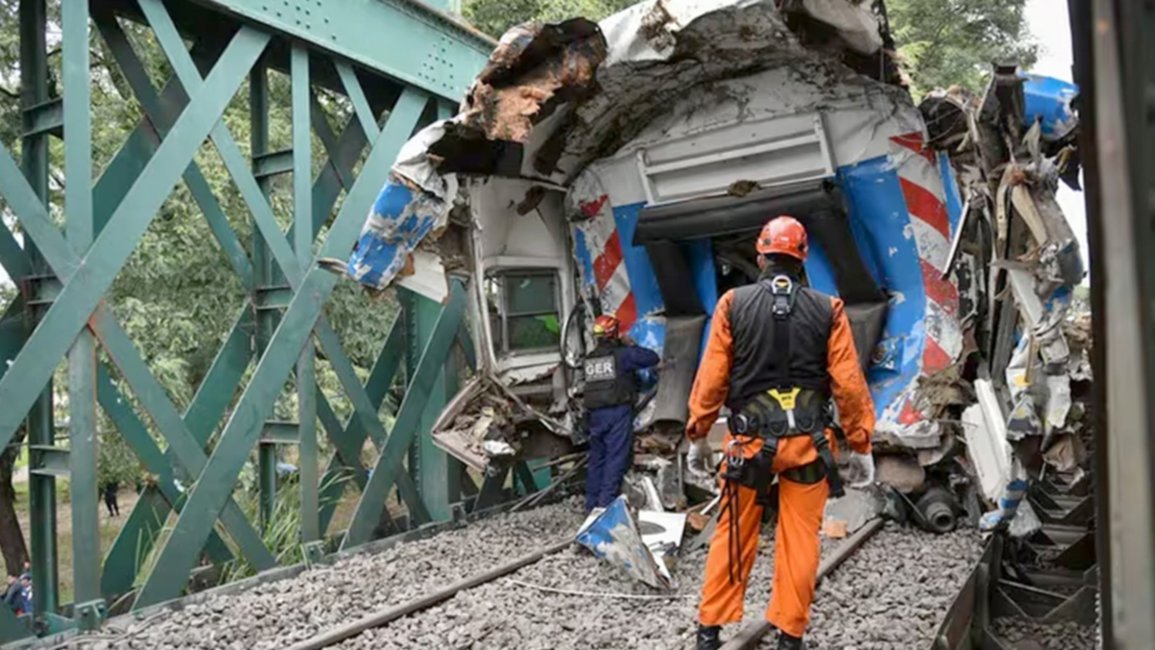 Robo de cables, señales precarias y desinversión, detrás del choque de trenes