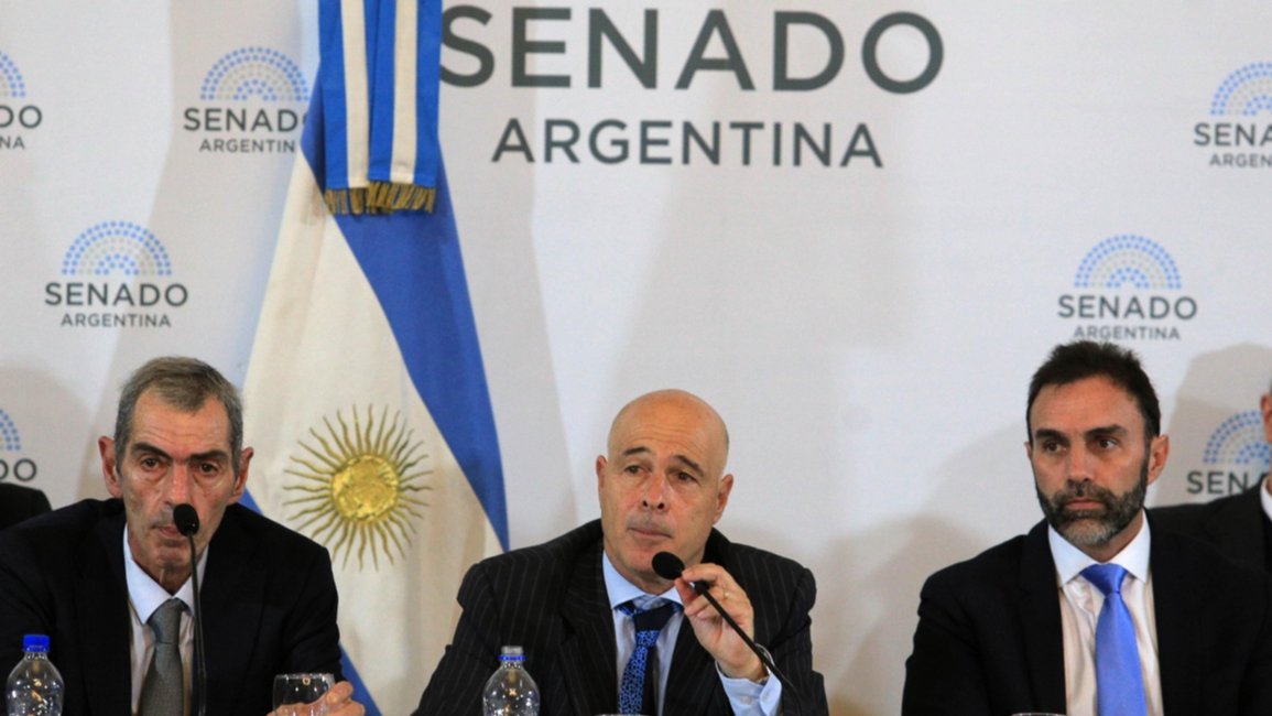 Retoman el debate de la ley Bases