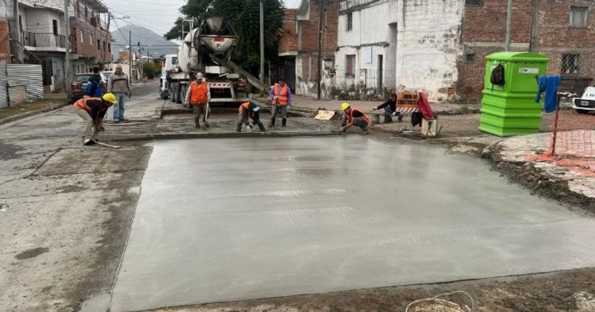Se realizan arreglos de calles en diferentes sectores de la ciudad