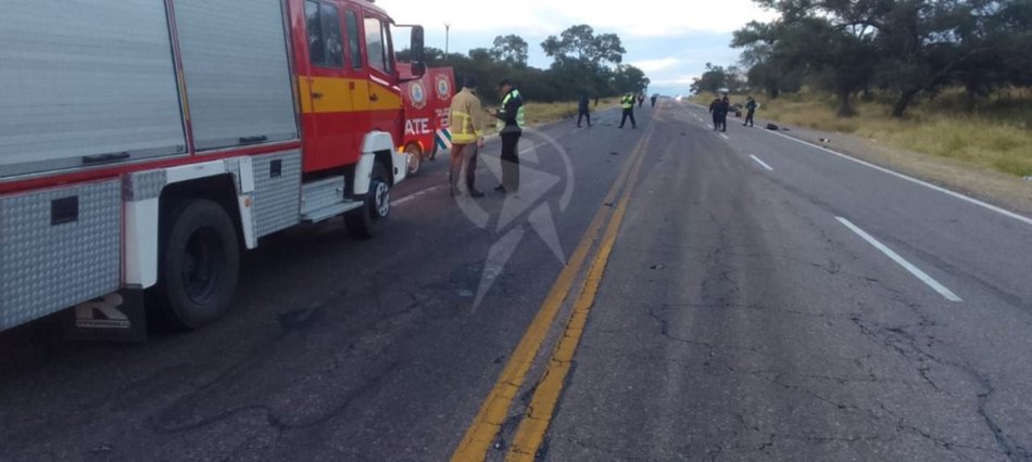 Tragedia vial en la RN 9/34: Un camión chocó de frente contra una Renault Kangoo cuyo conductor falleció en el acto 