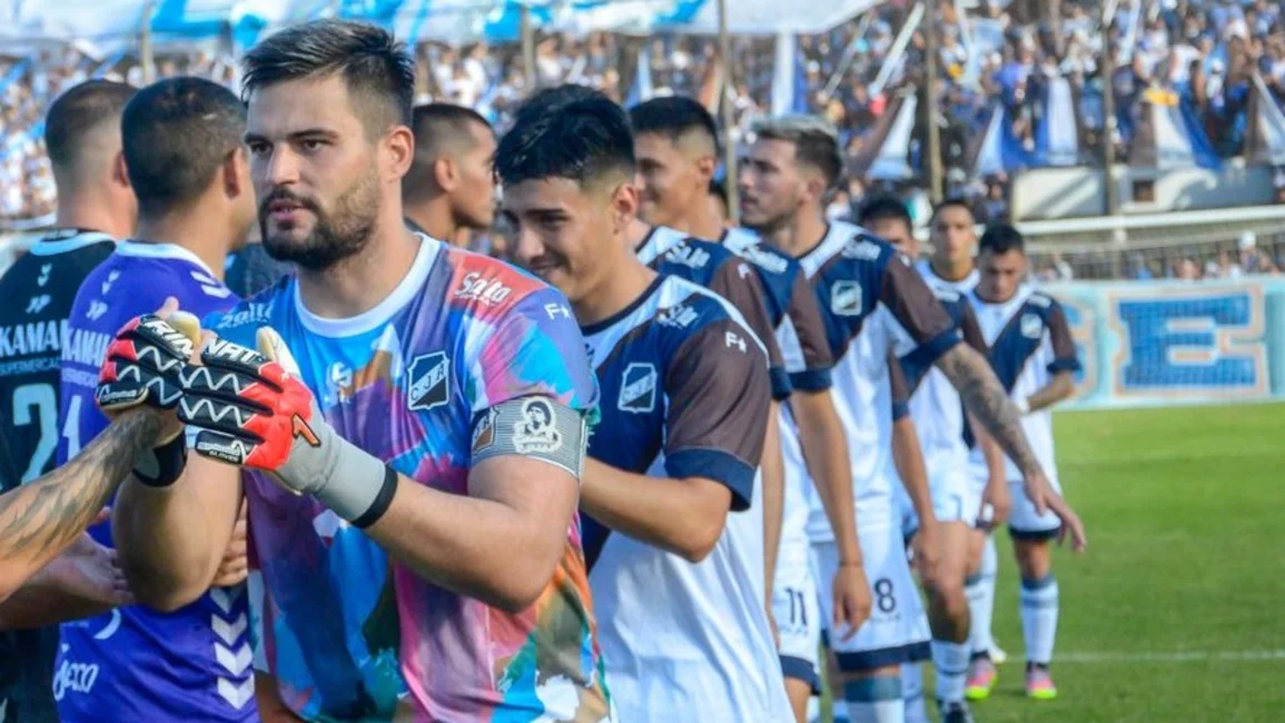 Juventud define si Guillemo Bachke atajará