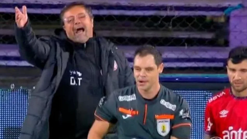 Caruso, otra vez:  “Te van a aplaudir, negro de mierda, jetón. No me voy, mirá el VAR”