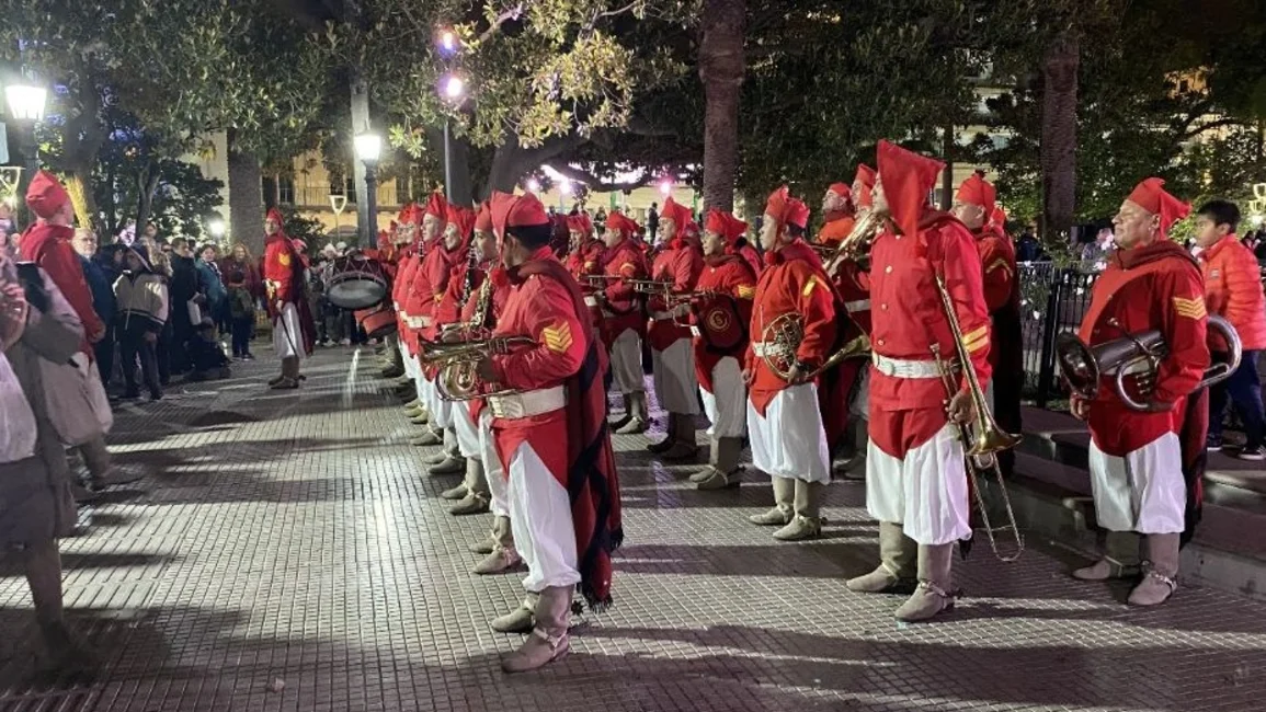 El Ejército Argentino interpretó Retreta del Desierto en la plaza 9 de Julio