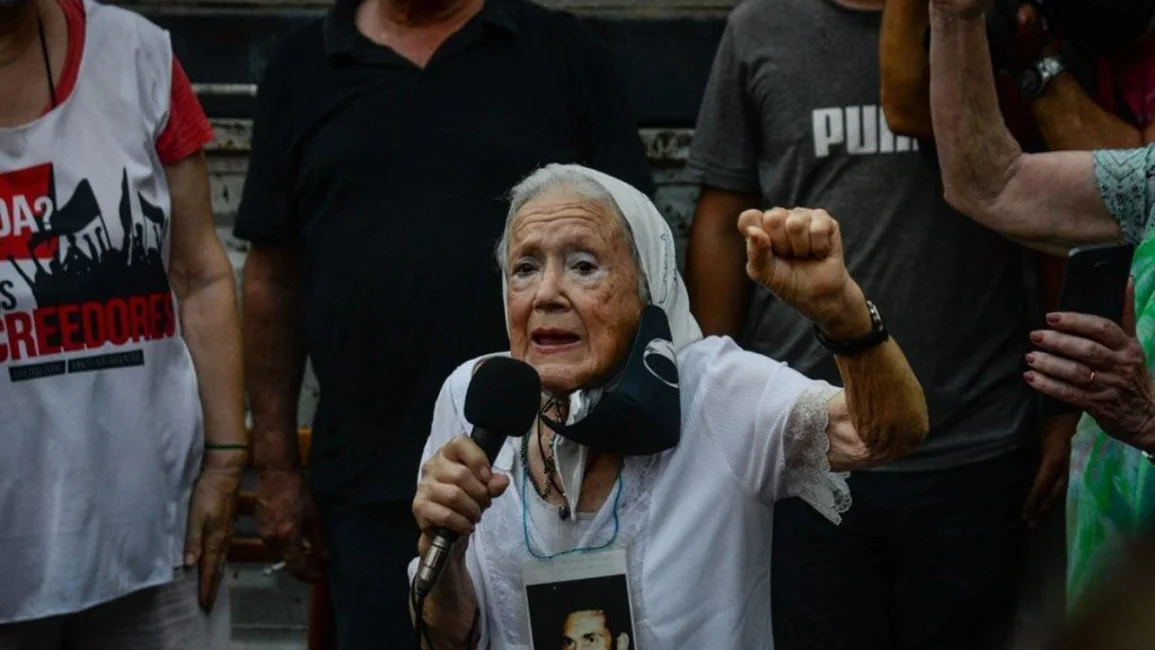 Nora Cortiñas está internada en terapia intensiva