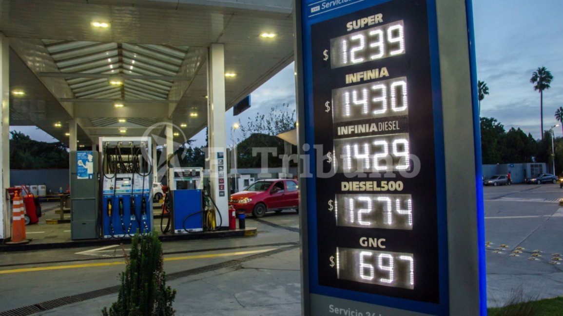 YPF en Salta bajó los precios de sus combustibles premium hasta 8%: a cuánto quedó la súper 