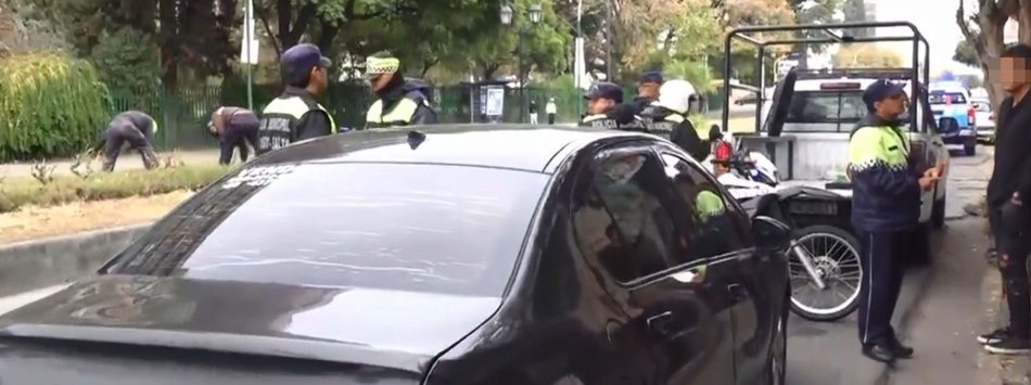 Se quedó dormido con una cerveza en la mano y el auto encendido: tenía 1,80 de alcohol en sangre- Se quedó dormido con una cerveza en la mano y el auto encendido: tenía 1,80 de alcohol en sangre