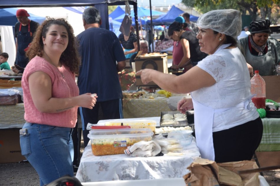 VIDEO: Jugosas, fritas o al horno y a con algo de picante, lo mejor de las empanadas en Castañares- VIDEO: Jugosas, fritas o al horno y a con algo de picante, lo mejor de las empanadas en Castañares