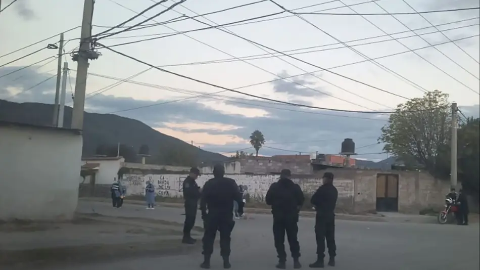 Asesina a puñaladas a un joven en una calle de B° San Benito y luego huye