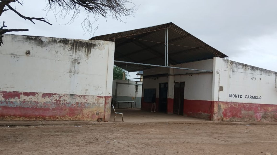 Una escuela toba del Chaco salteño pide la refacción o reubicación de su edificio