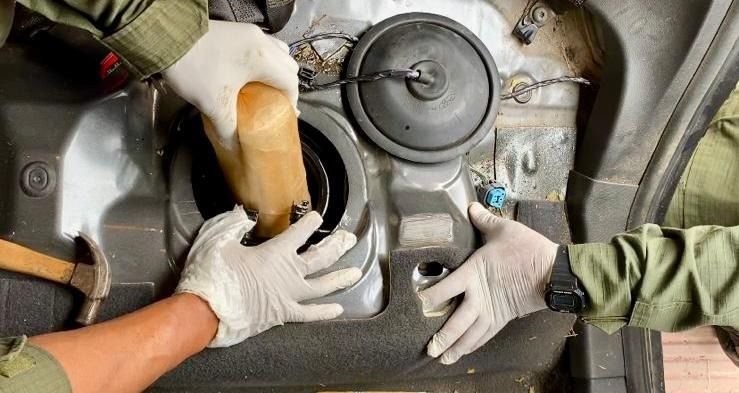 Gendarmería encontró más de 22 kilos de cocaína en el tanque de combustible de un auto