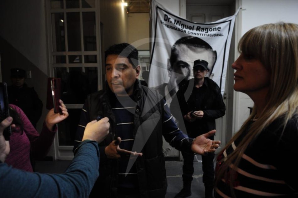 Un grupo de afiliados se presentó al PJ y pidió el fin de la intervención