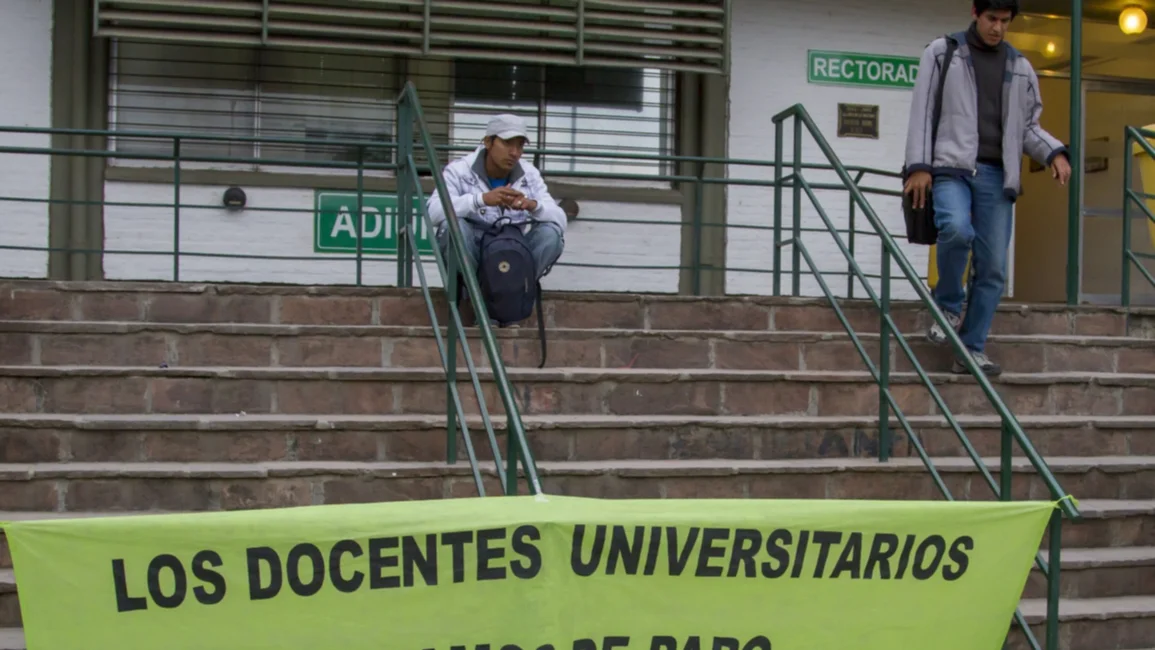 Fuerte acatamiento al paro docente en la UNSa