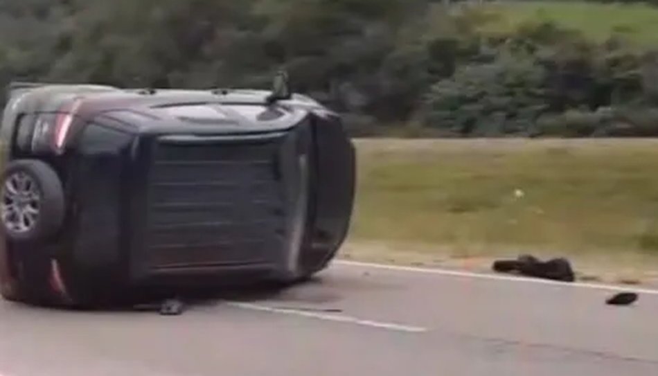 Un caballo suelto causa un grave accidente en la Ruta 9: doble choque y vuelco de un vehículo- Un caballo suelto causa un grave accidente en la Ruta 9: doble choque y vuelco de un vehículo