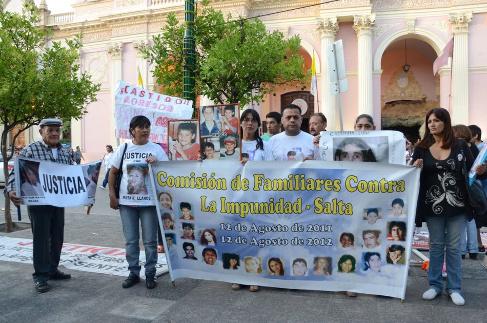 Familiares de víctimas contra la impunidad rechazan que López Viñals siga en la Corte