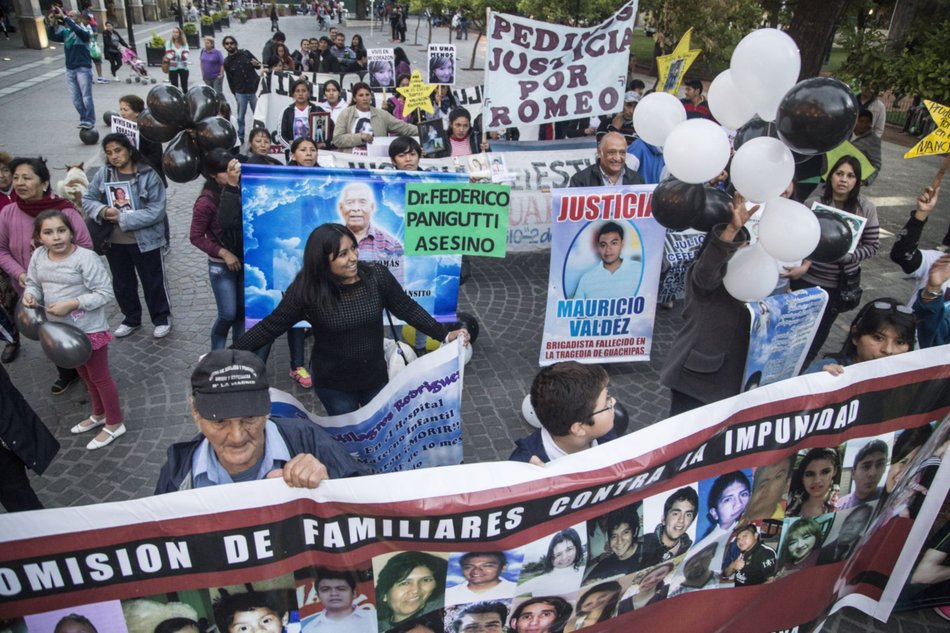 Familiares de víctimas contra la impunidad rechazan que López Viñals siga en la Corte- Familiares de víctimas contra la impunidad rechazan que López Viñals siga en la Corte