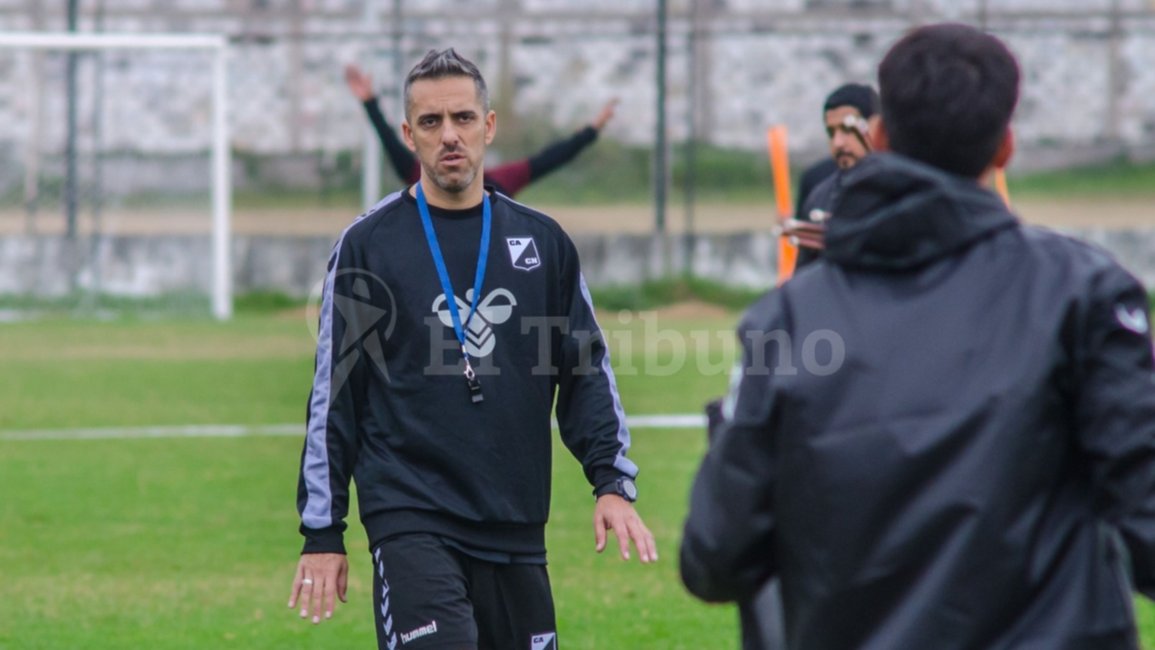 Pablo Fornasari asumió como DT de Central Norte: "Hay que cortar de raíz un montón de cosas"