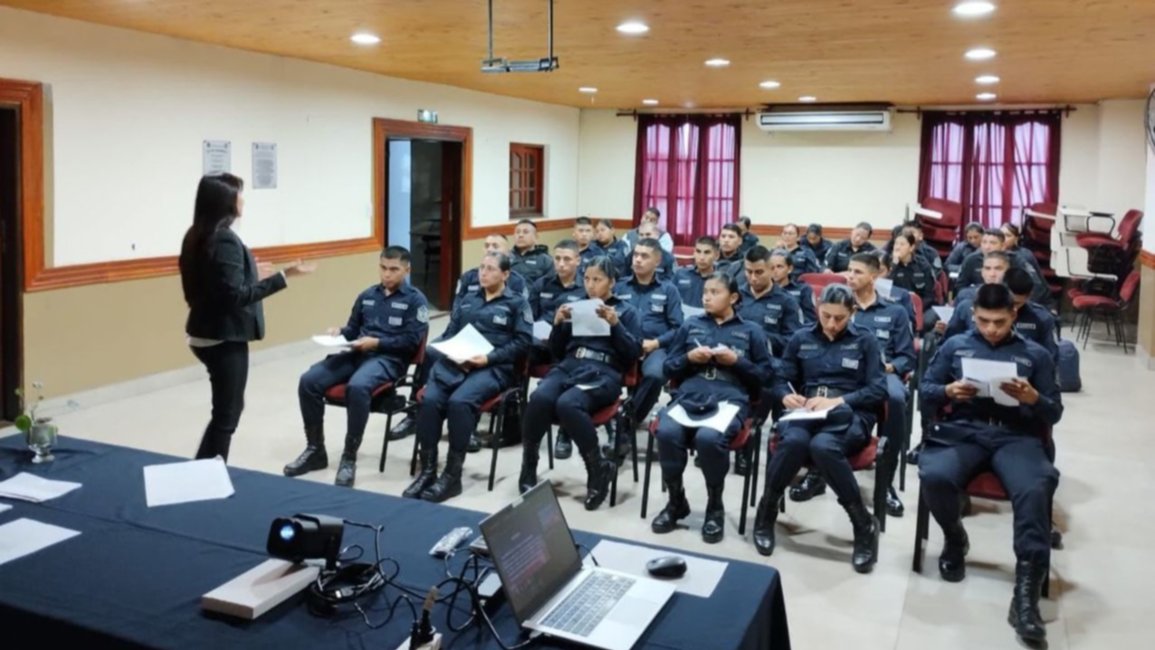 Forman a policías sobre derechos de los niños, niñas, adolescentes y personas afectadas en su salud mental