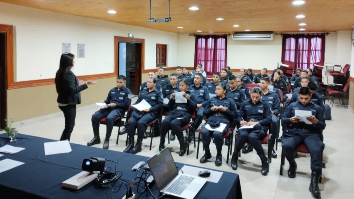 Forman a policías sobre derechos de los niños, niñas, adolescentes y personas afectadas en su salud mental