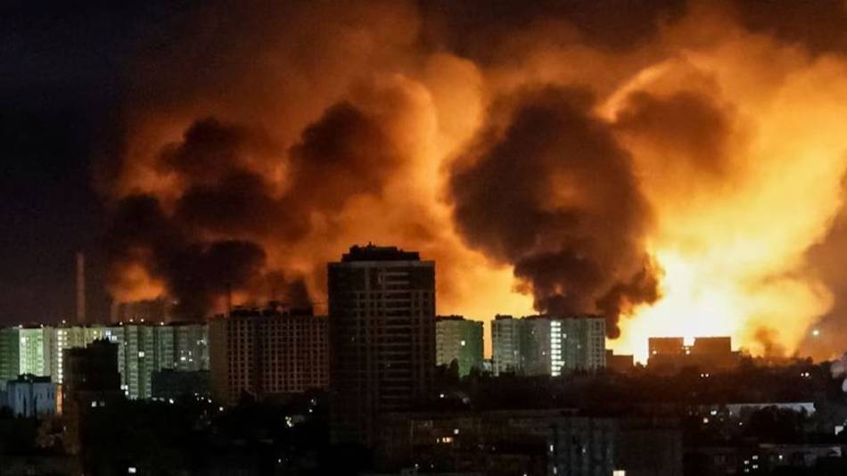 Doce muertos y decenas de heridos en ataque aéreo masivo ruso contra Ucrania
