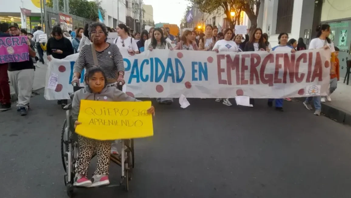 Paro nacional de prestadores para discapacitados: denuncian demoras en los pagos y trato digno