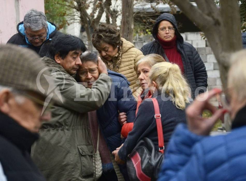 VIDEO. “Nos cortó la vida por la mitad”: conmovedora despedida para Emanuel Aguirre, uno de los operarios de Aguas del Norte