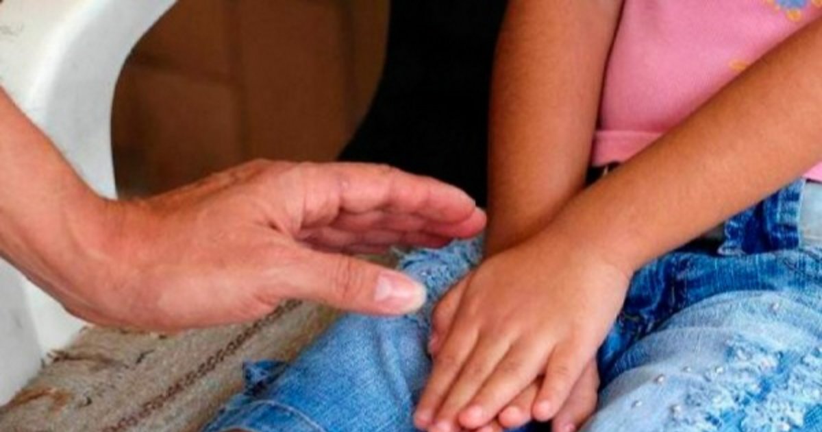 Condenado a 20 años de cárcel por abusar de sus tres hijas