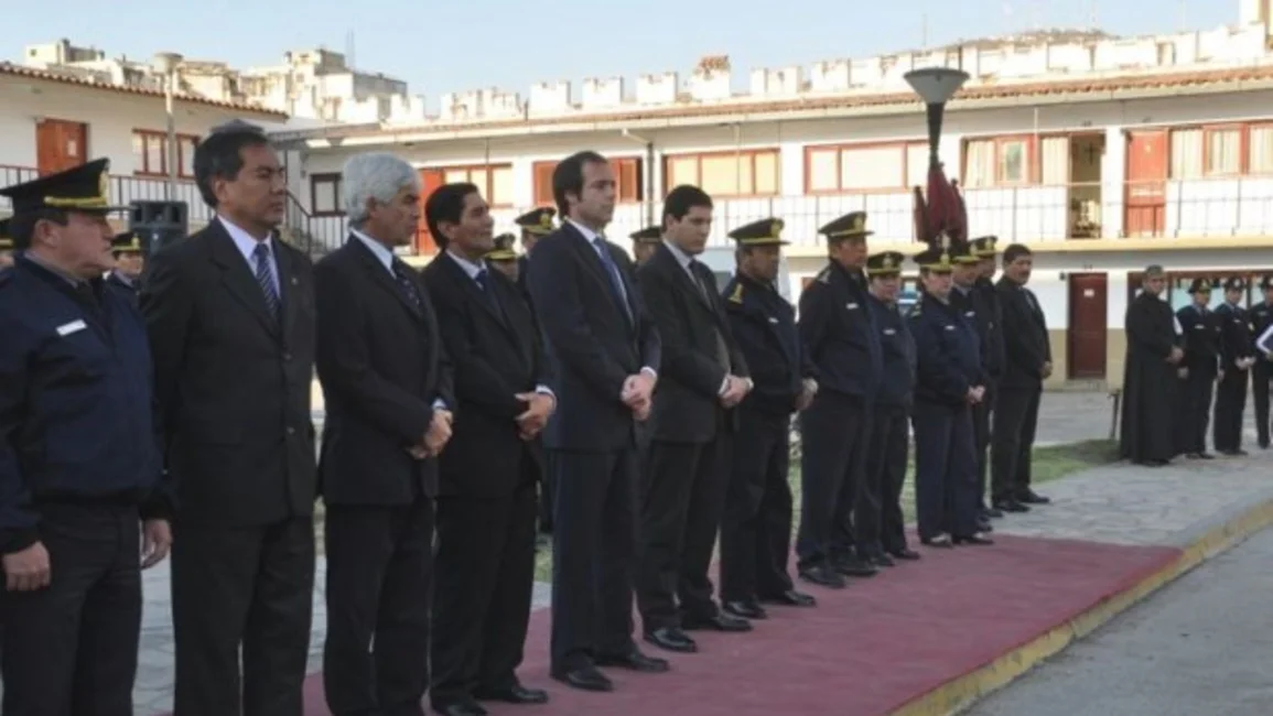 Para Reyes, es extemporánea la decisión de separar de su cargo a los policías