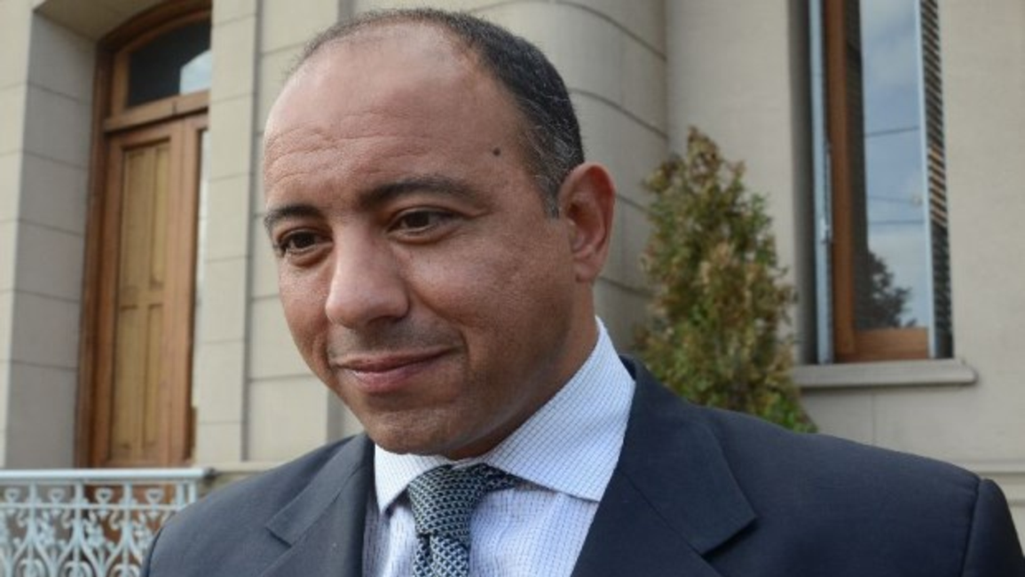 Dib Ashur: Las dos personas que están durmiendo en la plaza no son docentes