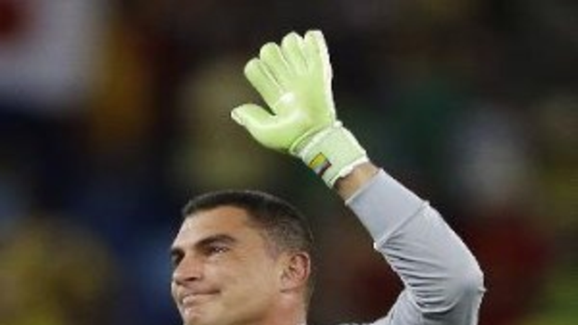 Mondragón, el deportista más viejo en jugar un Mundial