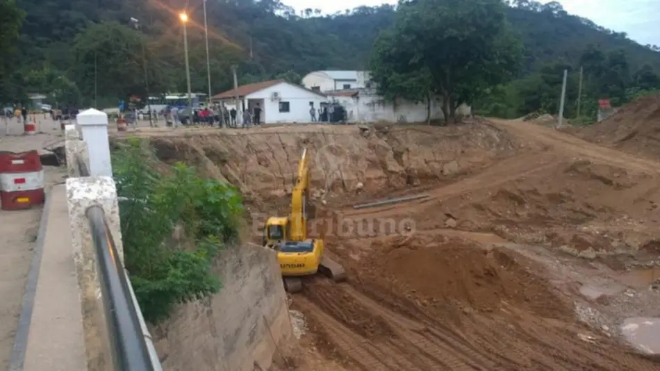Se descalzó el puente del río Caraparí en Salvador Mazza y podría estar cortado dos días | enfrentamientos