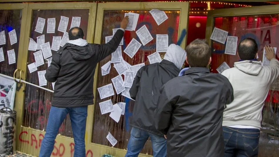 Denuncian más despedidos de bingos y casinos de Salta | Protesta de empleados de casino