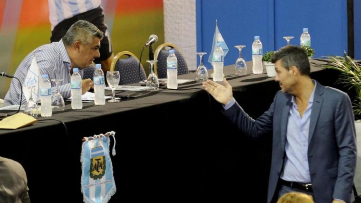 La AFA criticó a Tinelli por haberse burlado de Chiqui Tapia 