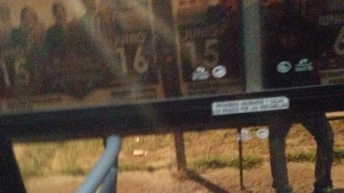 Vandalismo: atacaron a botellazos un colectivo de Saeta con pasajeros
